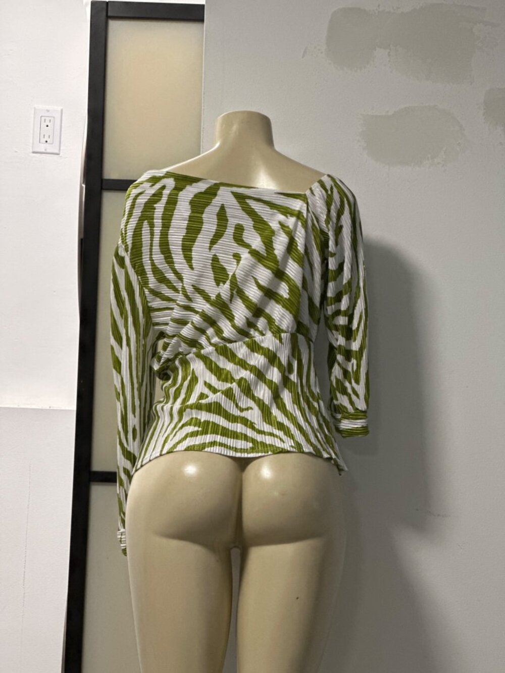 💚 Blusa estampada verde y blanco